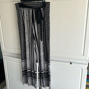 INC women’s wide leg, XL pants.